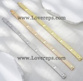 621428825  LOVE Flexible Unlimited Bracelet